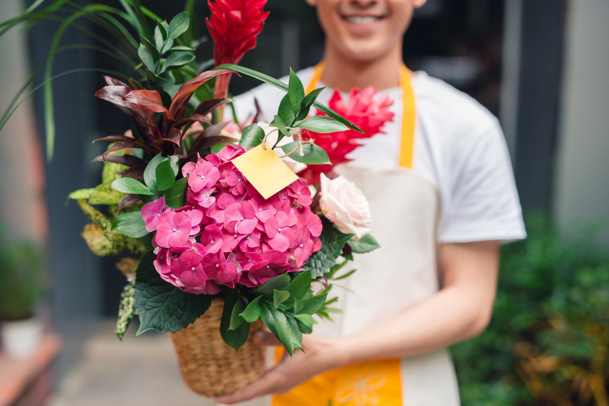 This Is How You Can Save Money When Sending Someone Flowers