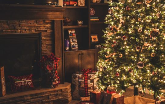 3 Tips For Staying Safe When Putting Up Christmas Lights And Decorations