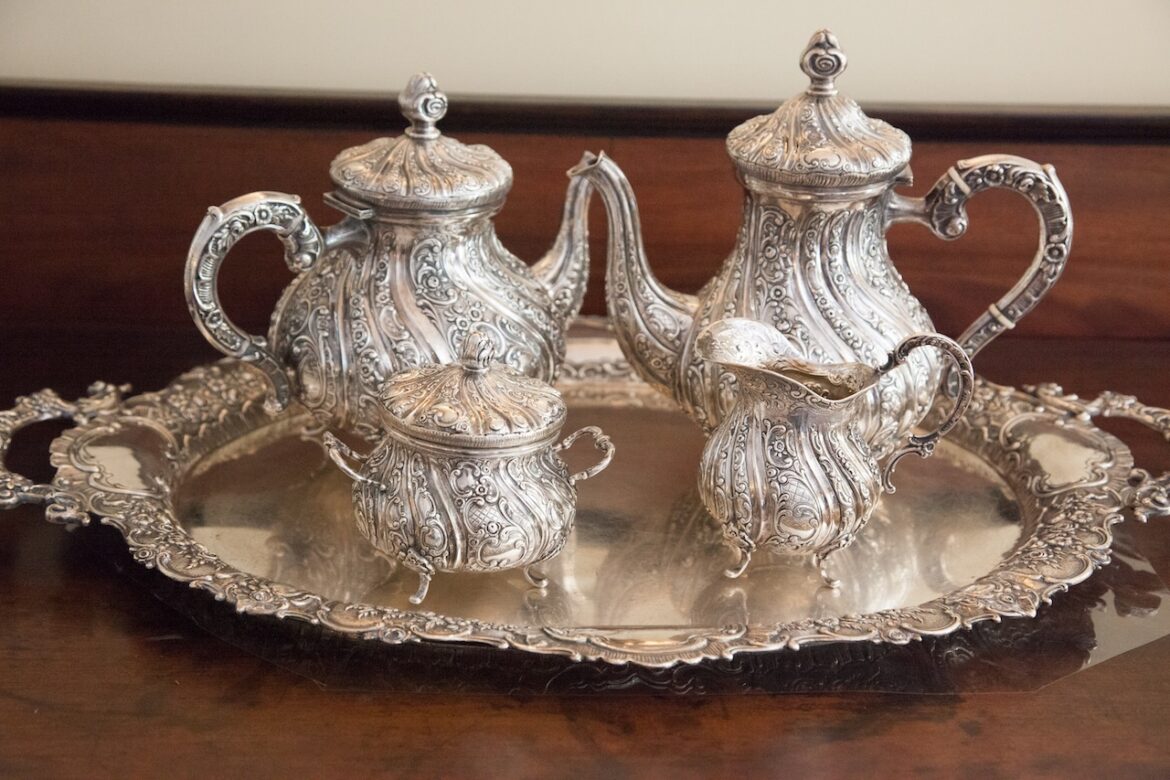 7 Tips for Holding a Successful Estate Sale on a Tight Timeline